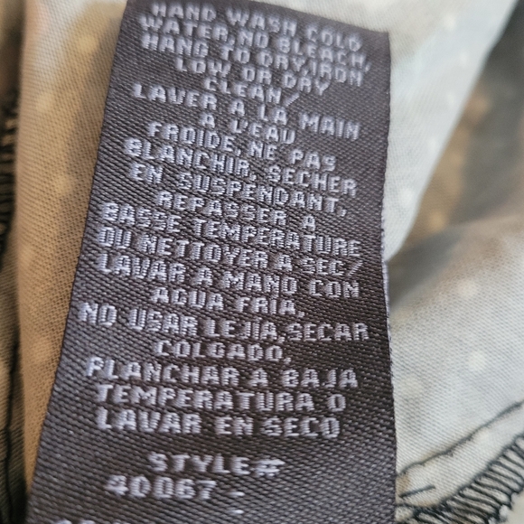 NWT Gorgeous summer dress, beautiful flowy hem line. Very complementing colours - Picture 9 of 12